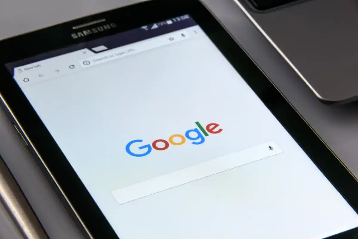 Automatiser la collecte d'avis Google au Maroc — étoiles de notation et avis clients en ligne pour PME