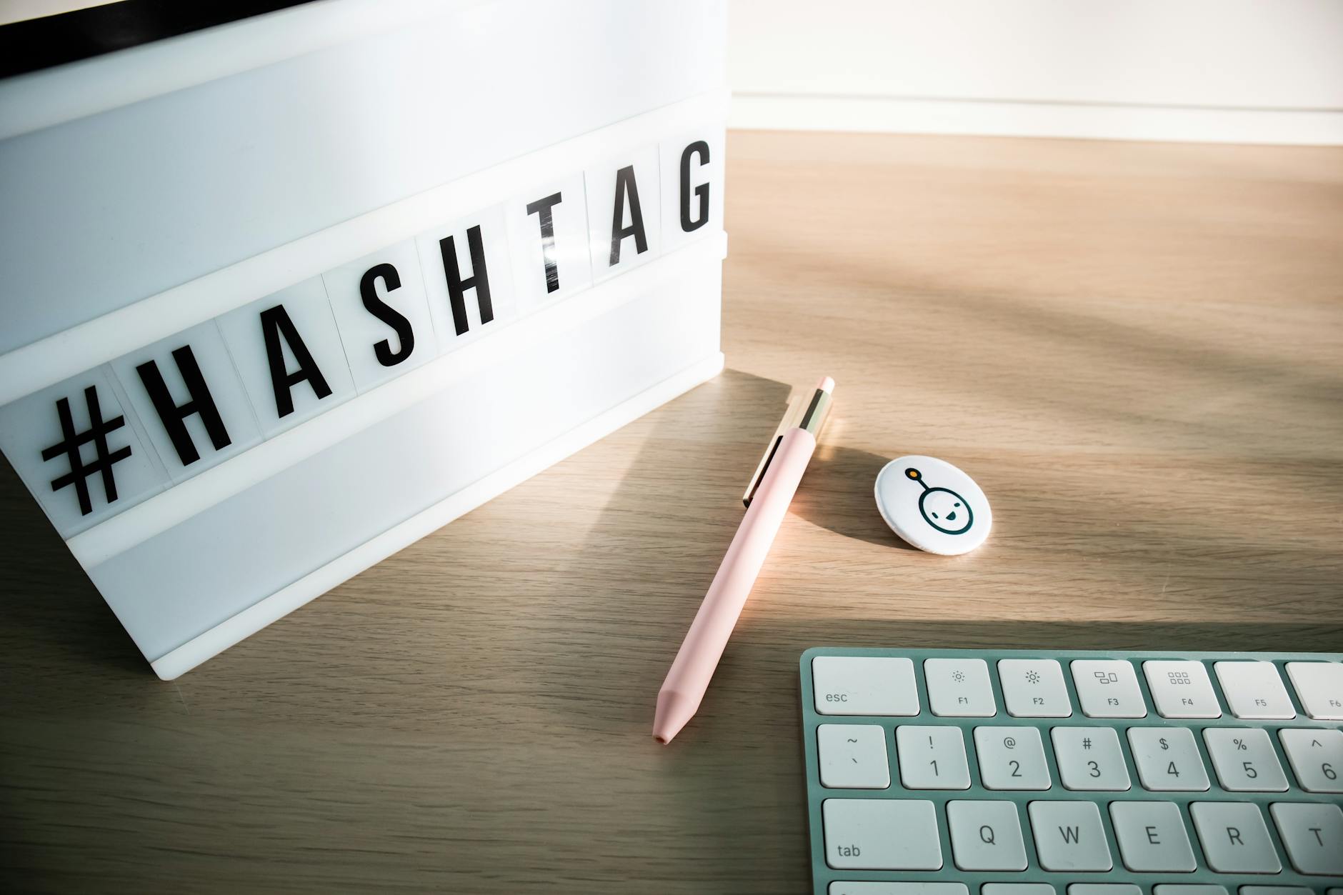 Photos gratuites de accessoire, agencement, boite à lumière — automatisation post social media