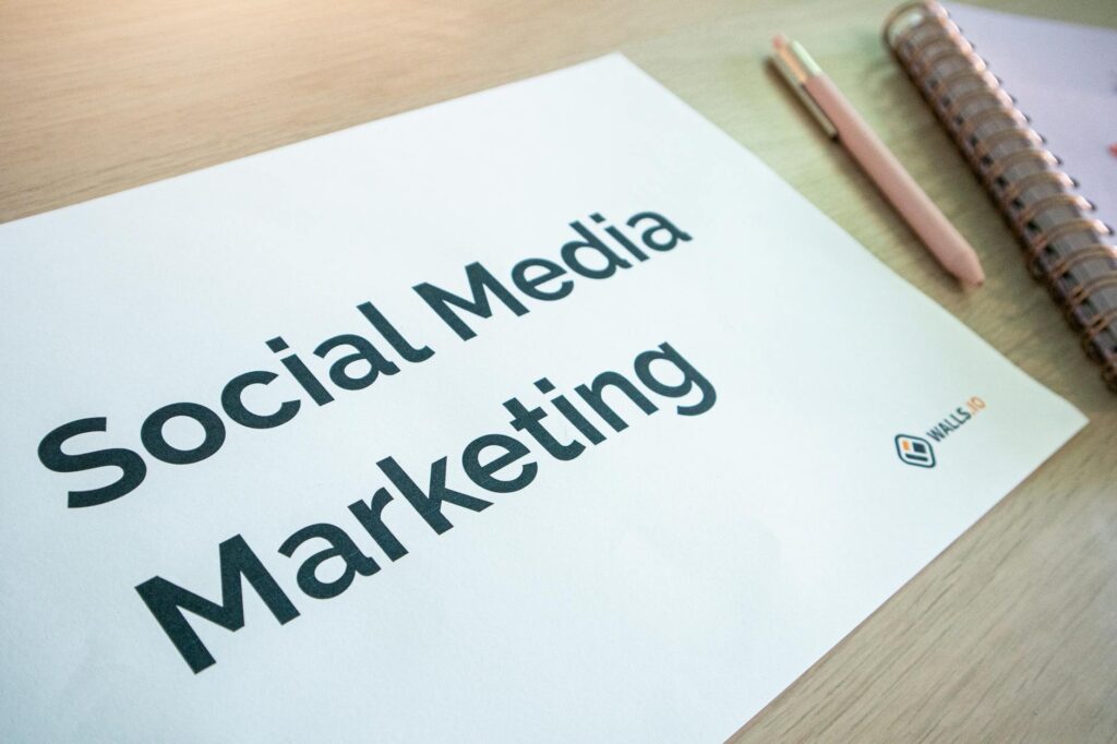 Illustration : make automatisation social media