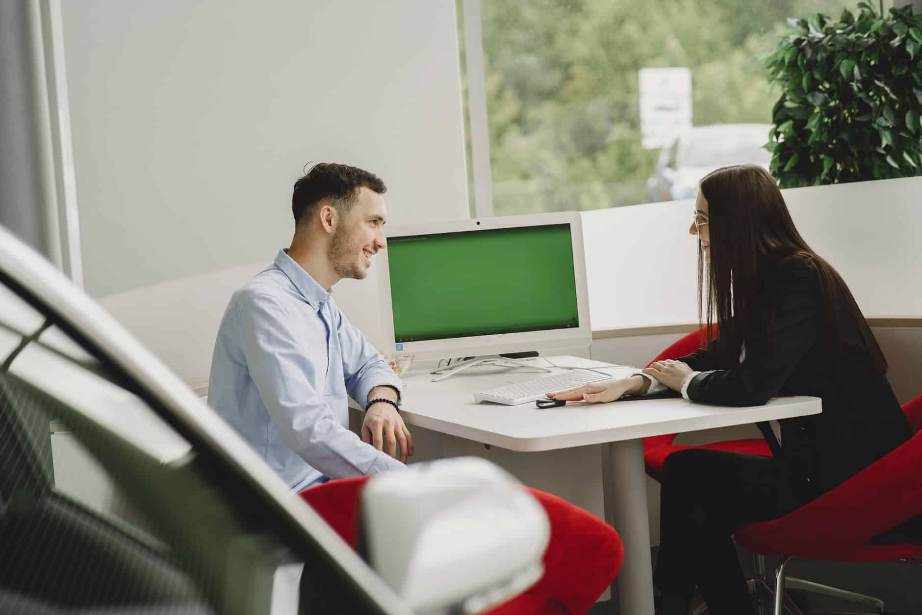 Photos gratuites de #intérieur, bureau, business woman — prix logiciel location voiture